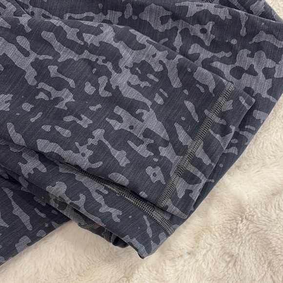 Lululemon athletica grey mix Patterned crop/tapered cur Leggings size 6 women’s - Picture 14 of 16